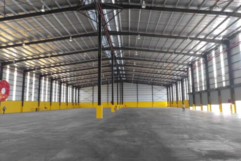 single storey warehouse in pulau indah west port